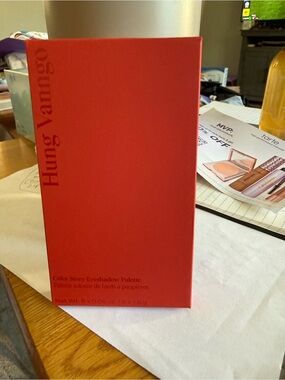 Color Story Eyeshadow Palette - Red